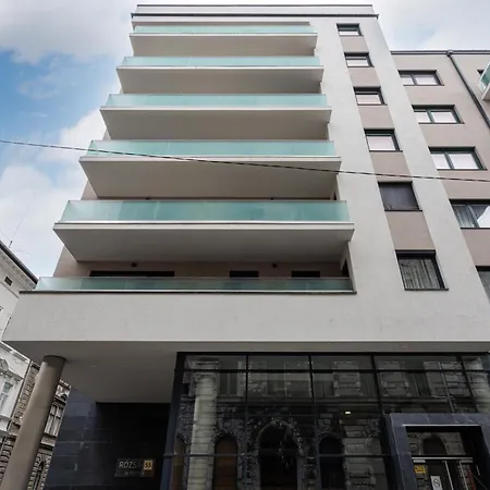 Blooming With Free Underground Parking *