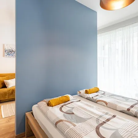 Blooming With Free Underground Parking Apartment