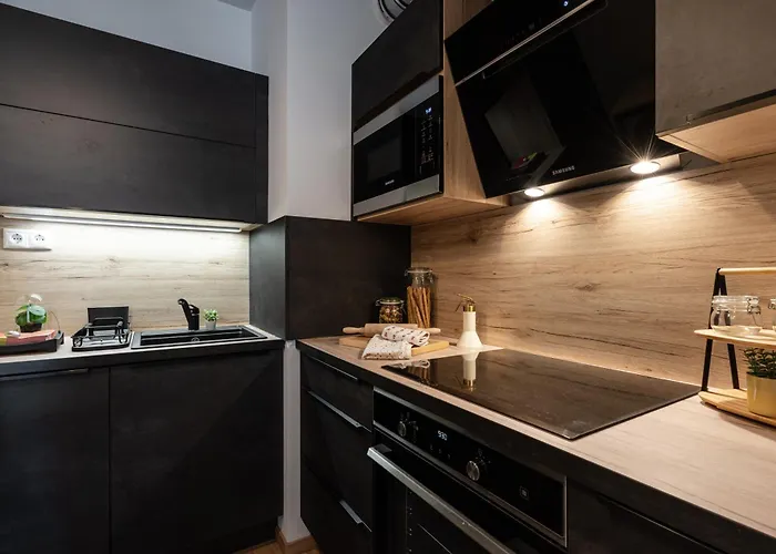 Blooming With Free Underground Parking Apartment