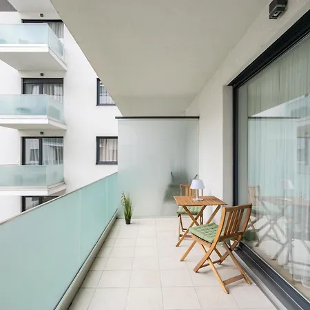 Blooming With Free Underground Parking Apartament *